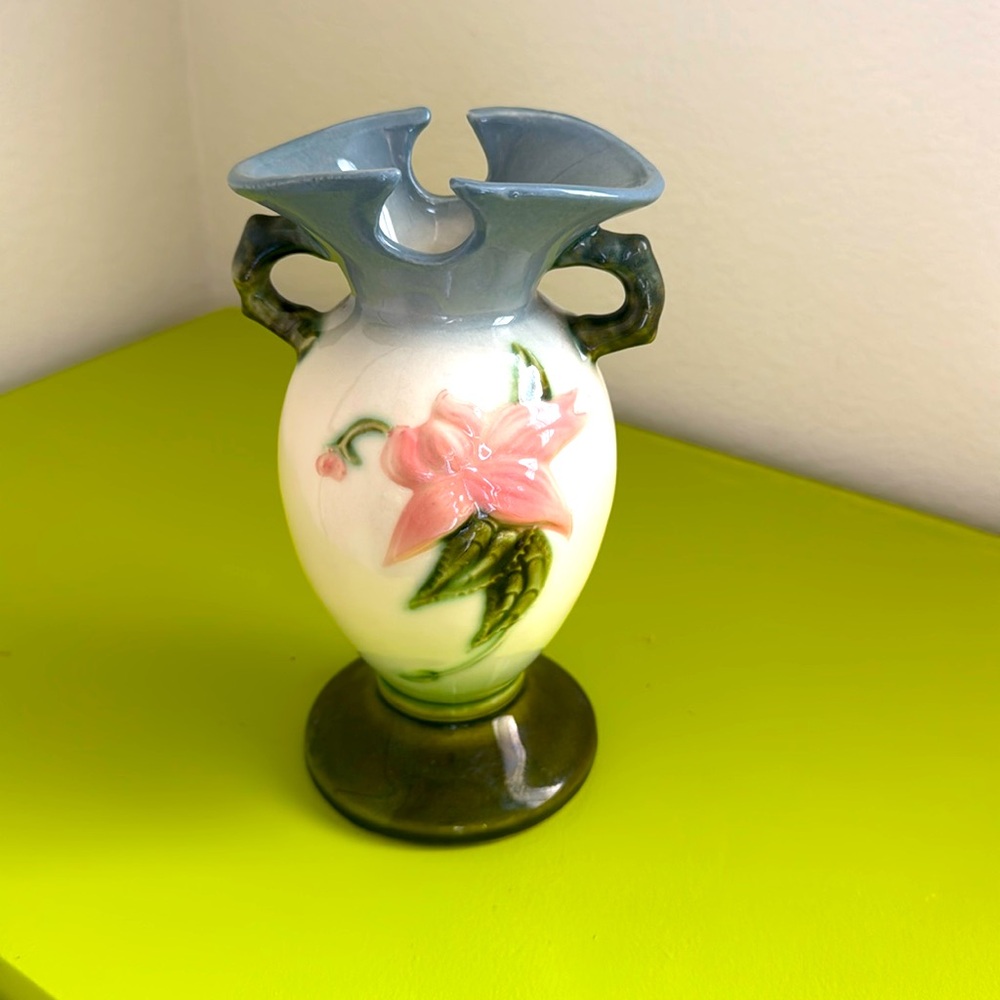 Hull pottery Woodland pitcher Vase